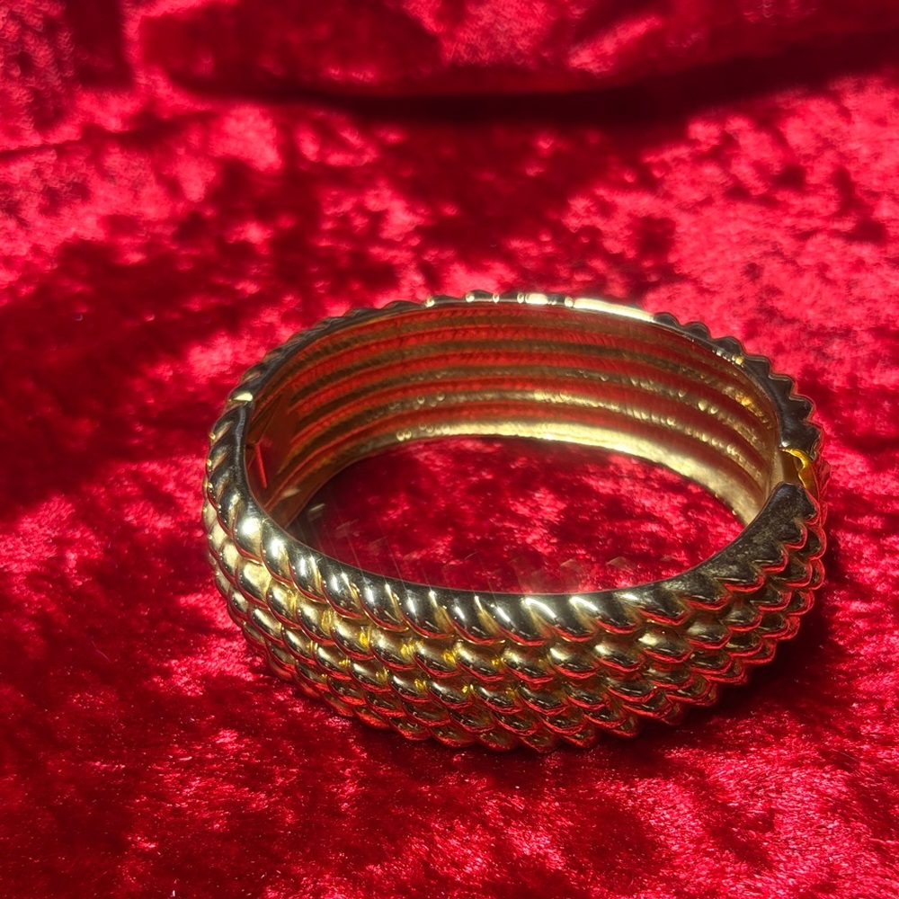 Elegant Goldtone Bracelet